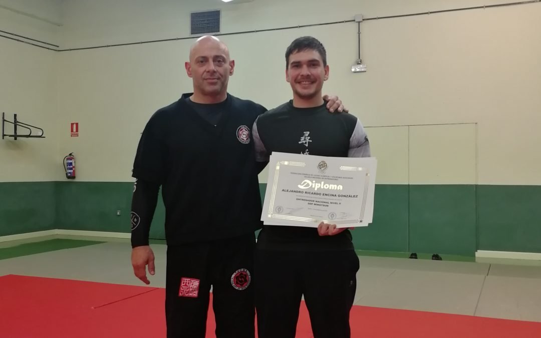 Diciembre 2021 – Titulación de Ale como Instructor por la Federación Española de Wing Chun – FELODA